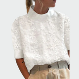 Blusa Bordada de Cuello Alto