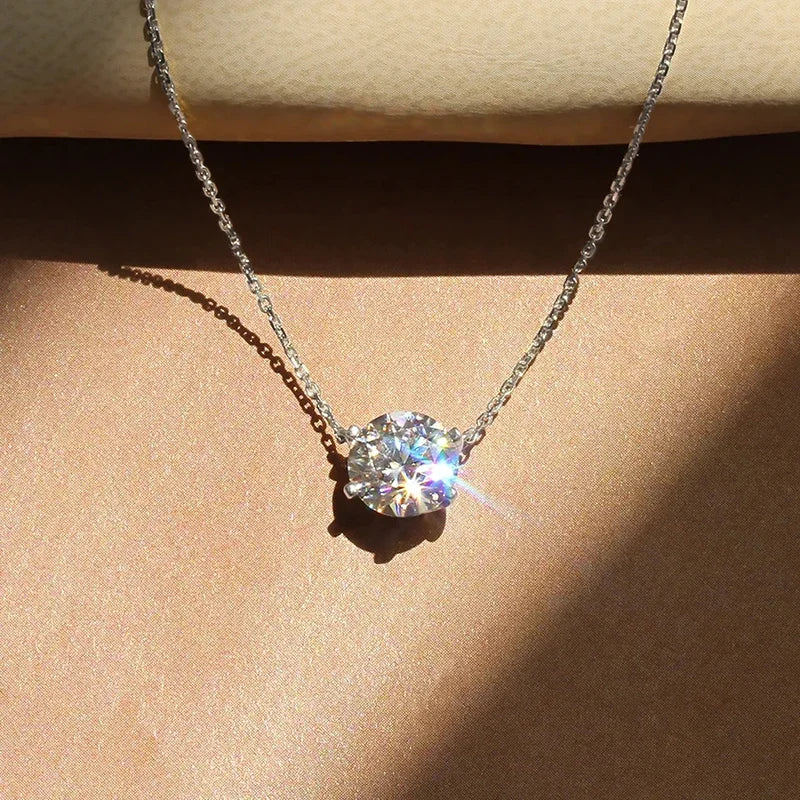 Elegancki Naszyjnik z Kryształem w Stylu Solitaire