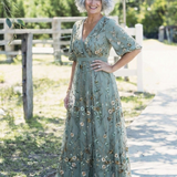 Élodie | Vestido Largo Bordado con Escote en V