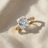 Pierścionek solitaire z lśniącym diamentem